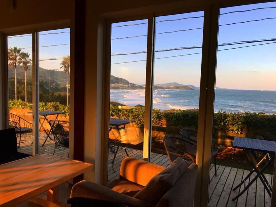 Guesthouse ＆ Beach Cafe Fuego Hyuga Екстериор снимка