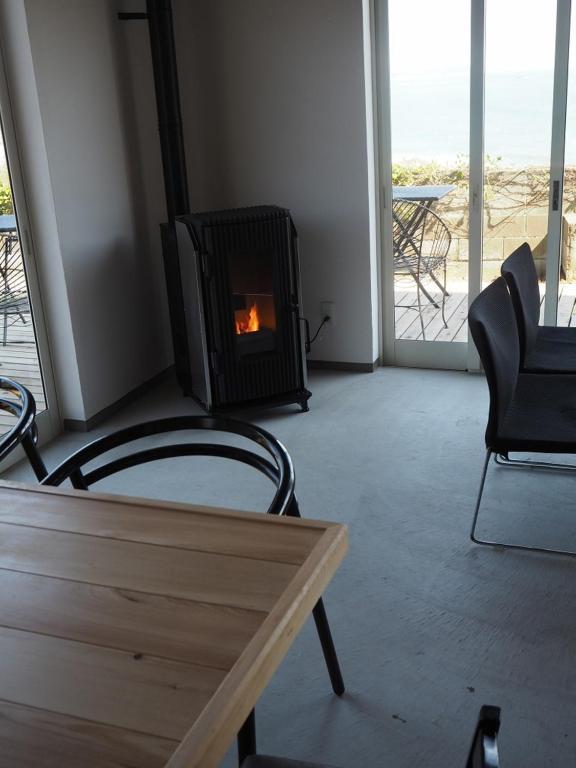 Guesthouse ＆ Beach Cafe Fuego Hyuga Екстериор снимка