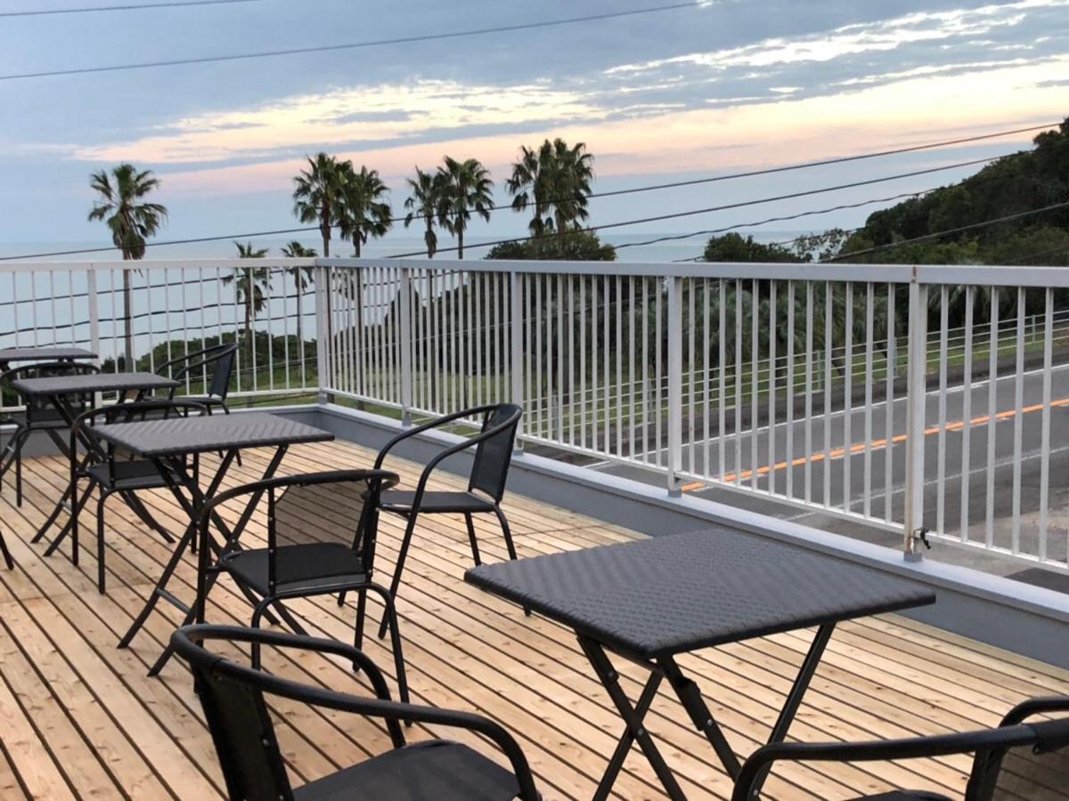 Guesthouse ＆ Beach Cafe Fuego Hyuga Екстериор снимка